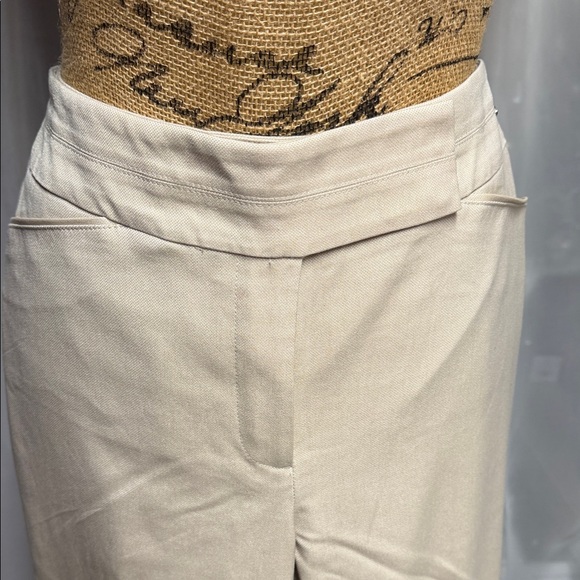 White House Black Market Modern Boot Pants in Cream - Picture 4 of 9